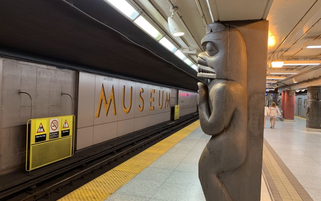 metrô em Toronto