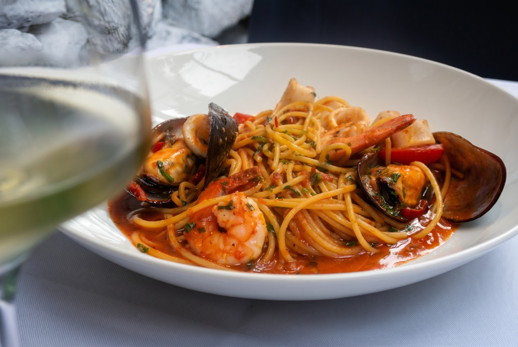 spaghetti di frutti di mare al cartoccio - Da Marino