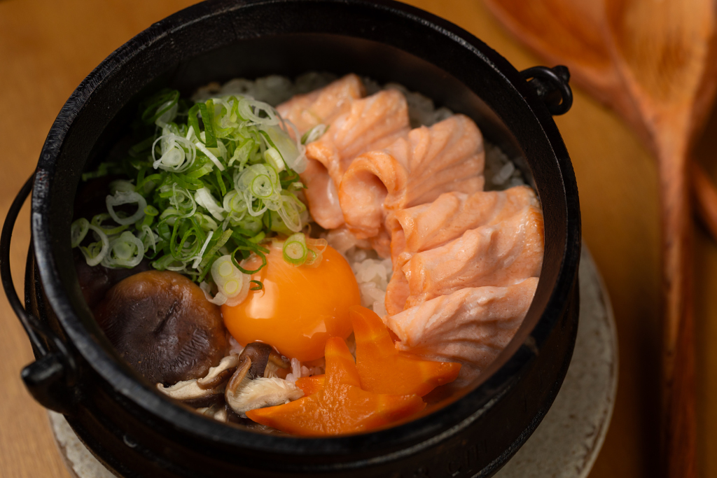 Salmão Kamameshi Suibi